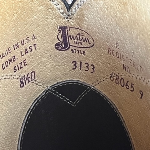 Men's Justin Black Leather Roper Boots, Style 3133 - Size 8 1/2 D - Picture 3 of 9